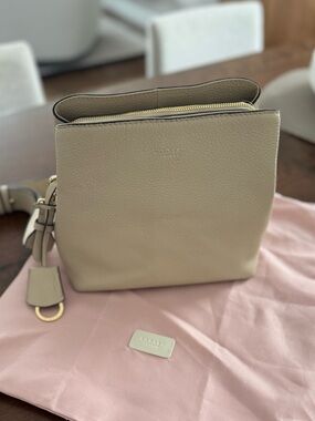 Radley London Grain Leather Crossbody in Beige